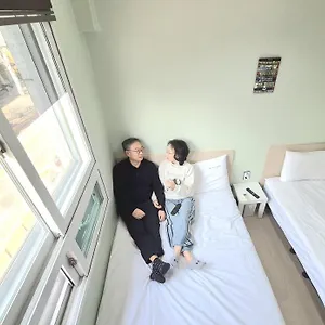2* 게스트하우스 토미